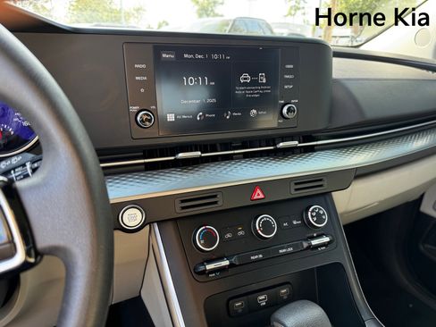 Certified 2024 Kia Carnival LX image 21