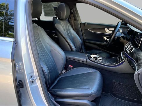 Used 2020 Mercedes-Benz E 350 4MATIC Sedan image 9