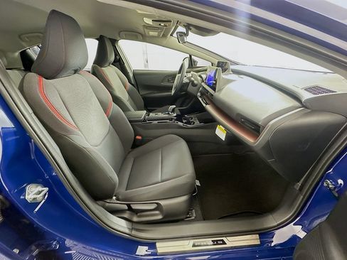 Certified 2026 Toyota Prius Plug-In Hybrid FWD image 27