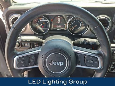 Used 2021 Jeep Wrangler Unlimited Sahara AWD/4WD image 4