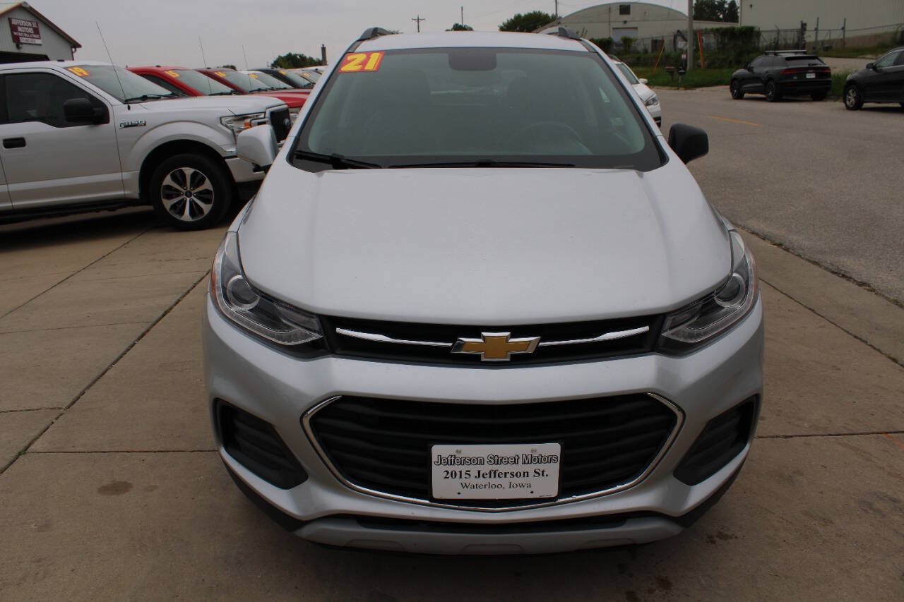 Used 2021 Chevrolet Trax LT AWD/4WD image 2