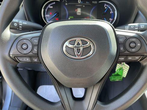 Certified 2024 Toyota RAV4 LE AWD/4WD image 17