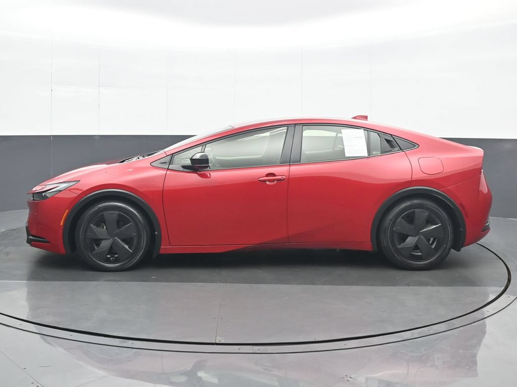 Used 2023 Toyota Prius Prime FWD image 3