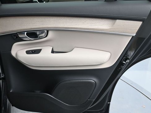 New 2026 Volvo XC90 B5 Core image 16