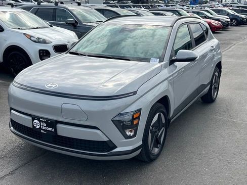 Used 2024 Hyundai Kona SEL FWD image 3