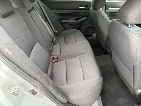 Used 2022 Nissan Altima 2.5 SV w/ SV Premium Package image 18