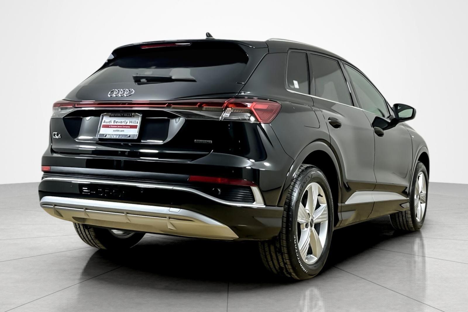 Certified 2023 Audi Q4 e-tron Premium w/ Convenience Package AWD/4WD image 5