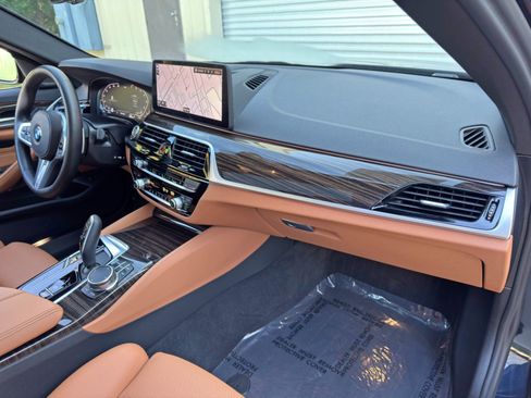 Used 2023 BMW 530i xDrive w/ M Sport Package AWD/4WD image 15