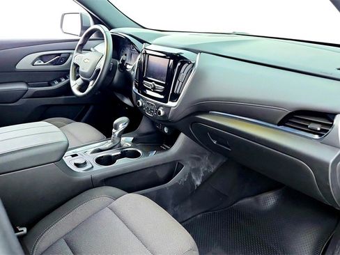 Certified 2023 Chevrolet Traverse LT image 32