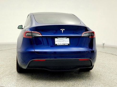 Used 2024 Tesla Model Y 2WD image 6