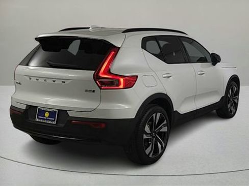 Used 2026 Volvo XC40 B5 Ultra w/ Climate Package AWD/4WD image 4