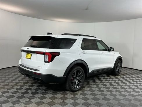 Used 2026 Ford Explorer ST-Line w/ ST-Line Street Pack AWD/4WD image 5