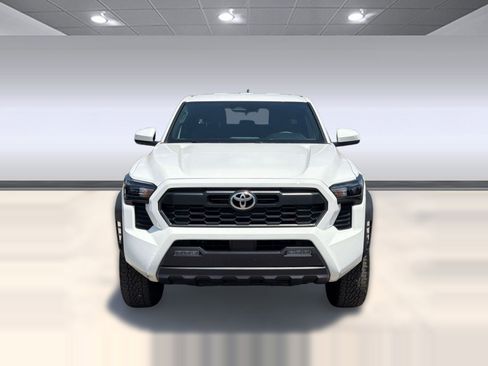 Used 2025 Toyota Tacoma TRD Off-Road AWD/4WD image 6