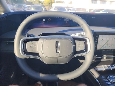 New 2026 Lincoln Nautilus Premier image 32