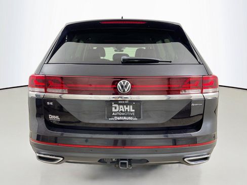 Used 2024 Volkswagen Atlas SE AWD/4WD image 12