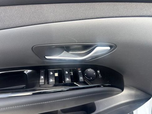 Used 2025 Hyundai Tucson Limited FWD image 12