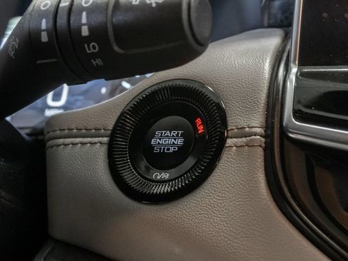 Certified 2025 Jeep Compass Limited AWD/4WD image 16