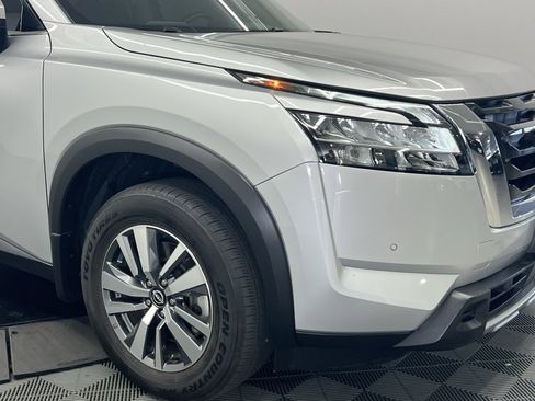Used 2024 Nissan Pathfinder SL image 6