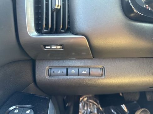 Used 2024 Nissan Pathfinder SL w/ SL Premium Package AWD/4WD image 13