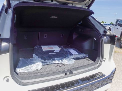 New 2026 Volkswagen Tiguan SEL R-Line AWD/4WD image 25