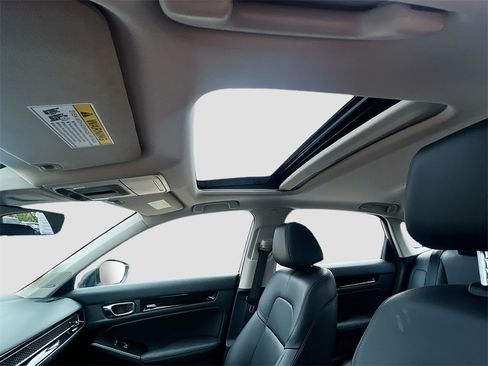 Used 2024 Honda Civic Touring image 25