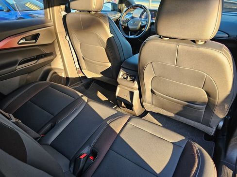 Used 2024 Chevrolet Equinox EV RS FWD image 17