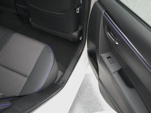 Used 2019 Toyota Corolla SE image 16