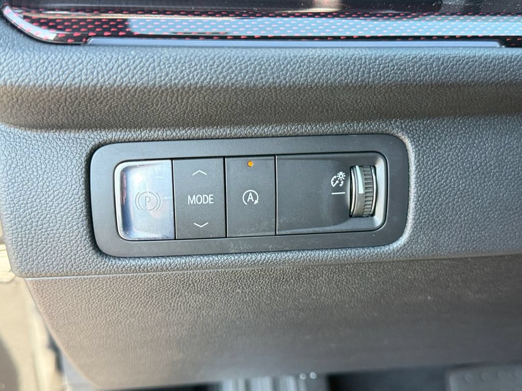 Used 2025 Chevrolet Traverse RS FWD image 22
