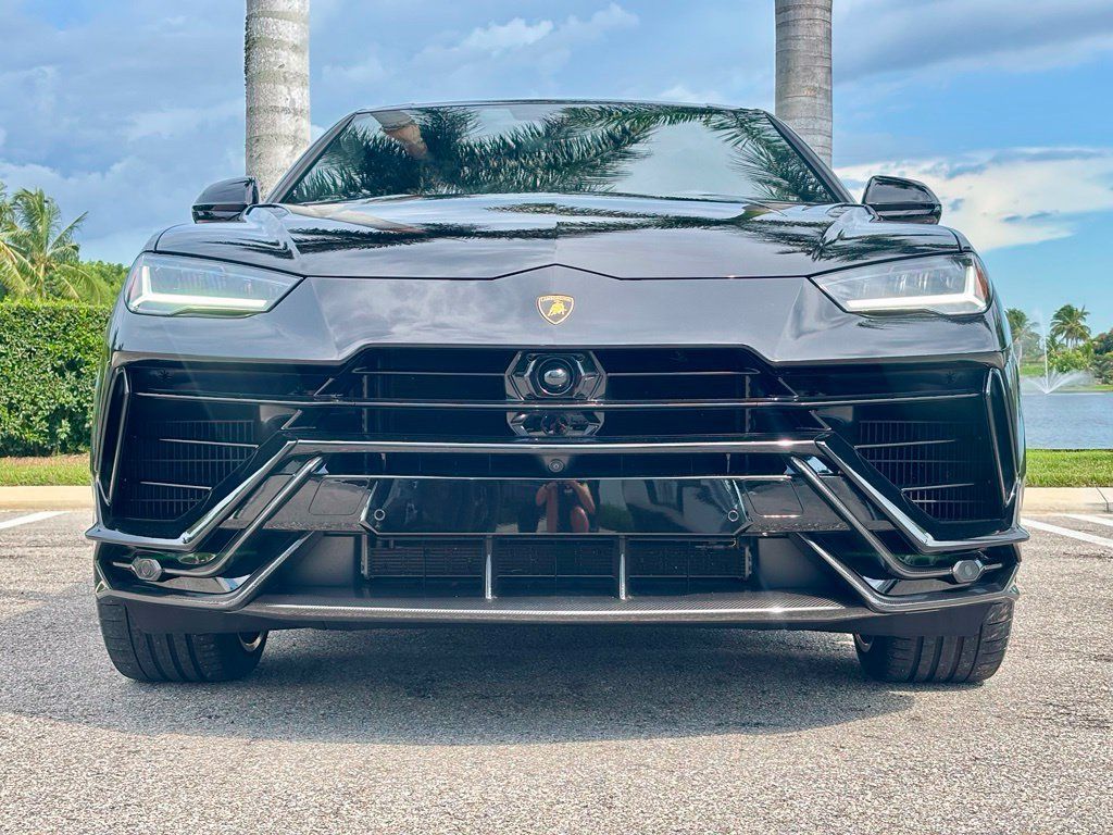 Used 2024 Lamborghini Urus Performante AWD/4WD image 3