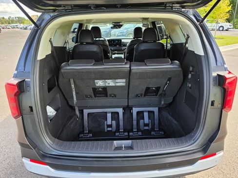 Used 2026 Kia Carnival FWD image 10