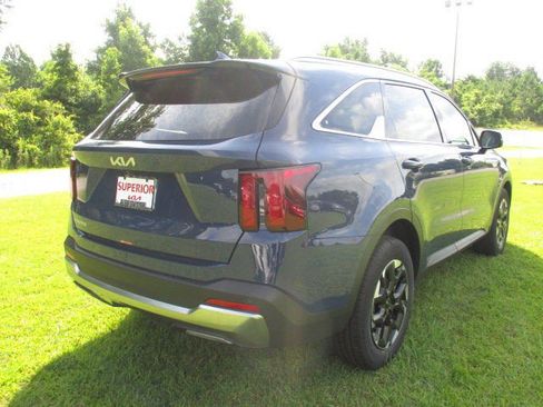 New 2025 Kia Sorento S w/ Panoramic Sunroof Package image 3
