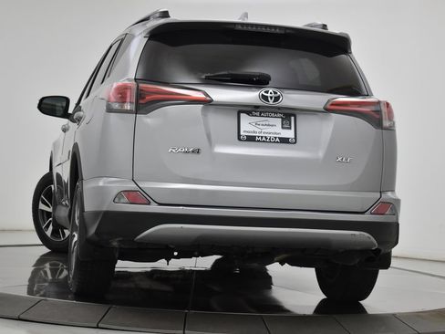 Used 2017 Toyota RAV4 XLE w/ Plus Extra Value Package FWD image 9