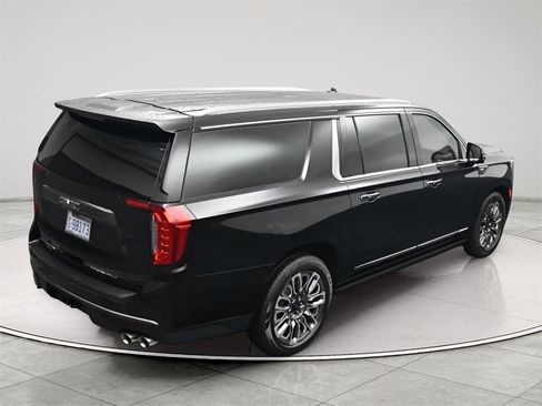 Used 2023 GMC Yukon XL Denali Ultimate image 18