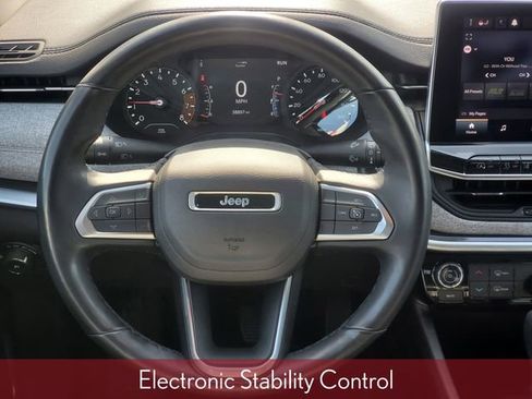 Used 2022 Jeep Compass Latitude image 33