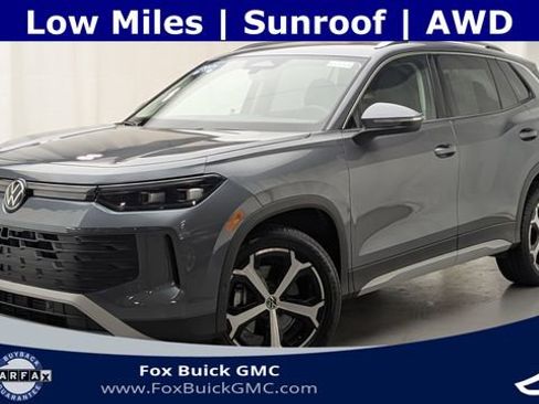 Used 2025 Volkswagen Tiguan SE w/ Panoramic Sunroof Package AWD/4WD image 1