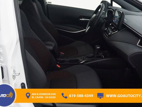 Used 2024 Toyota Corolla SE w/ SE Premium Package FWD image 8