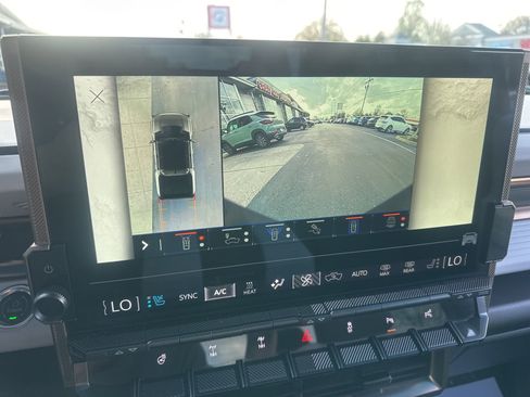 Used 2024 GMC Hummer EV 3X w/ Omega Edition AWD/4WD image 35