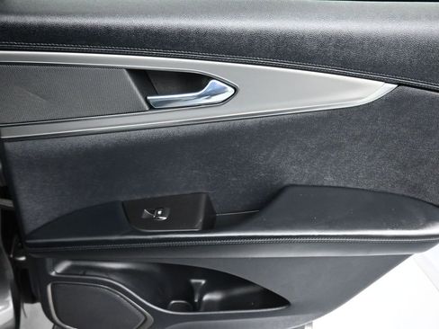 Used 2019 Lincoln Nautilus Select AWD/4WD image 38