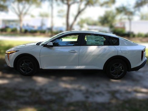 New 2025 Kia K4 EX image 13