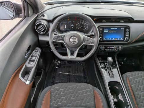 Used 2022 Nissan Kicks SR w/ Interior Electronics Package FWD image 17