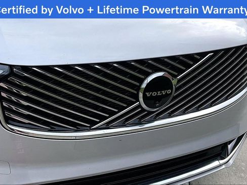 Certified 2025 Volvo XC90 B6 Plus image 37
