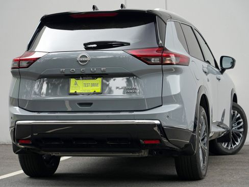 Used 2025 Nissan Rogue Platinum w/ Tech Package AWD/4WD image 4