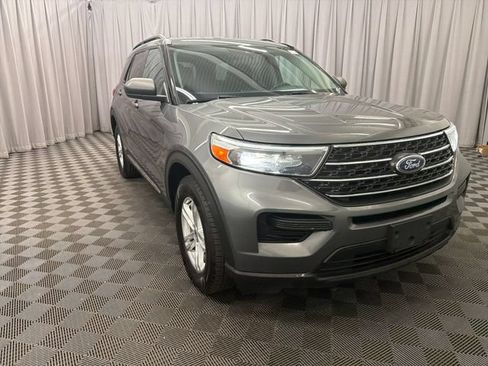 Used 2023 Ford Explorer XLT AWD/4WD image 4