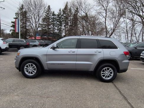 Used 2019 Jeep Grand Cherokee Laredo w/ Security & Convenience Group AWD/4WD image 6