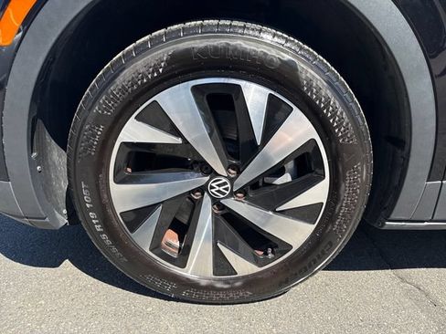 Used 2023 Volkswagen ID.4 Pro AWD/4WD image 29