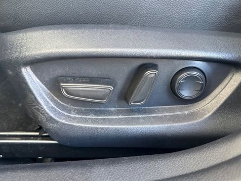 Used 2025 Toyota Camry SE image 19