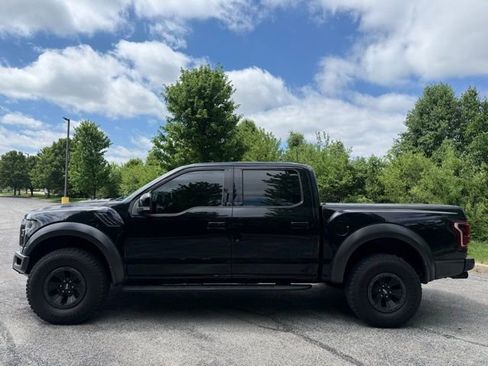 Used 2018 Ford F150 Raptor w/ Equipment Group 802A Luxury AWD/4WD image 3