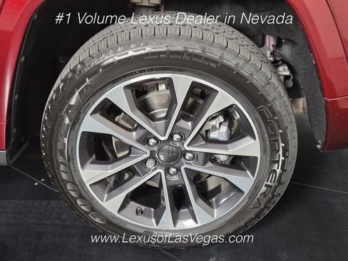 Used 2021 Jeep Grand Cherokee L Overland w/ Luxury Tech Group IV AWD/4WD image 11