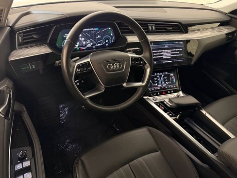 Used 2024 Audi Q8 e-tron Premium Plus AWD/4WD image 4