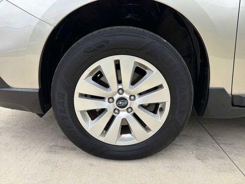 Used 2017 Subaru Outback 2.5i Premium AWD/4WD image 10
